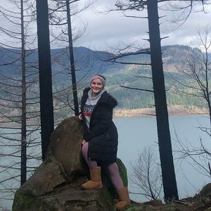 Meet your Posher, Alyssa